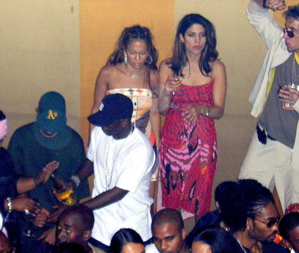 Jennifer Lopez lộ ảnh cãi nhau nảy lửa với Diddy trong đêm kinh hoàng - Hình 2
