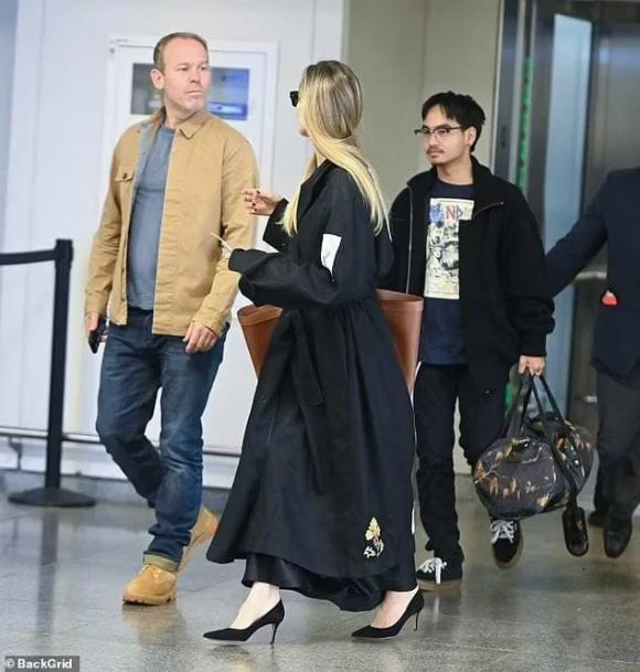Angelina Jolie bị nghi yêu rapper, Pax Thiên liền nhờ anh cả theo sát - Hình 3