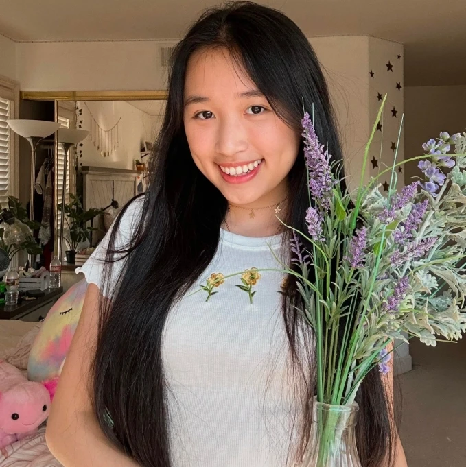 Jenny Huỳnh tự giác khoe bạn trai, profile nửa kia bị soi chỉ qua 1 chi tiết - Hình 1