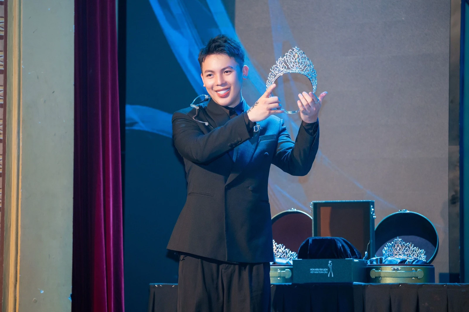 CEO Phạm Duy Khánh: Người có màn trao vương miện đẹp nhất lịch sử, gây chấn động - Hình 3