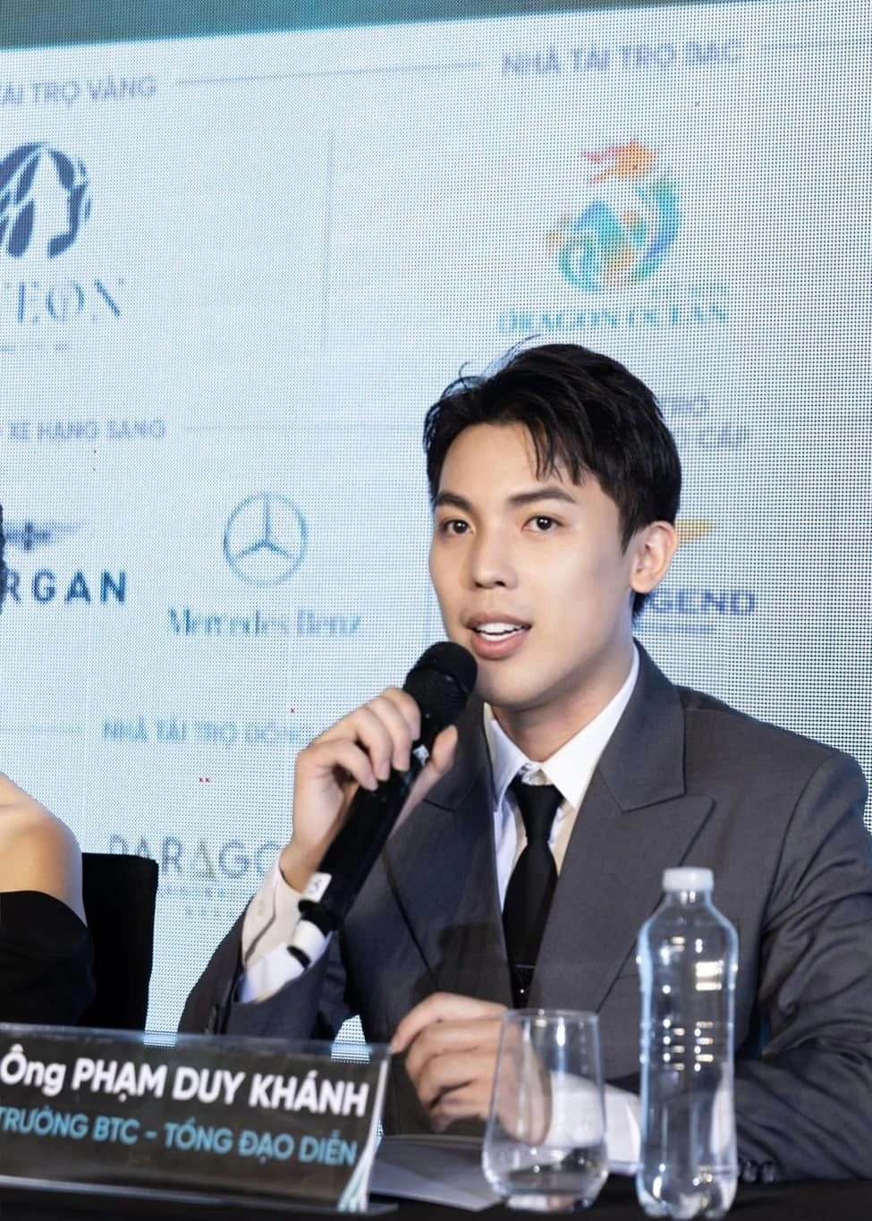 CEO Phạm Duy Khánh: Người có màn trao vương miện đẹp nhất lịch sử, gây chấn động - Hình 8