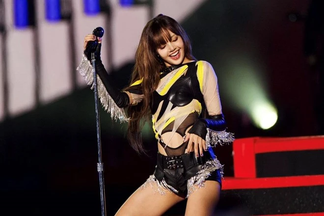 Lisa (BLACKPINK) làm xấu mặt Kpop, loạt idol bị điểm tên vì tội danh tương tự - Hình 4