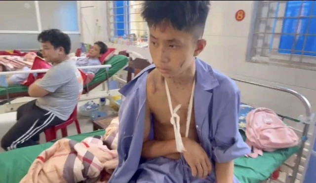 Xúc động thầy giáo nhận nuôi 22 bé làng Nủ còn sống sau trận lũ quét kinh hoàng - Hình 3