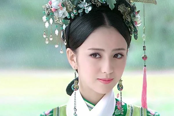 Đồng Lệ Á bị đồn cặp kè ông lớn, dẫn dắt đường dây sao nữ lớn nhất Trung Quốc - Hình 4