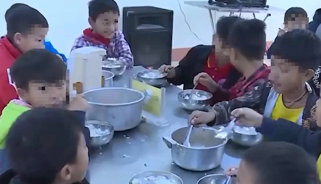 Hiệu trưởng Hà Giang bòn rút tiền ăn học sinh: gây thiệt hại 190 triệu - Hình 4
