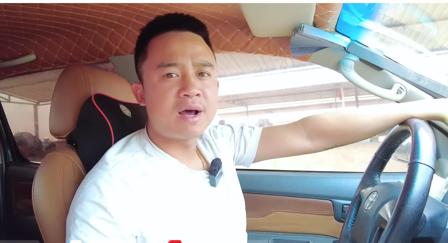 Team Quang Linh chi 15 nghìn đô mua đứt mảnh đất ở chợ huyện, dân bản tới thời - Hình 1
