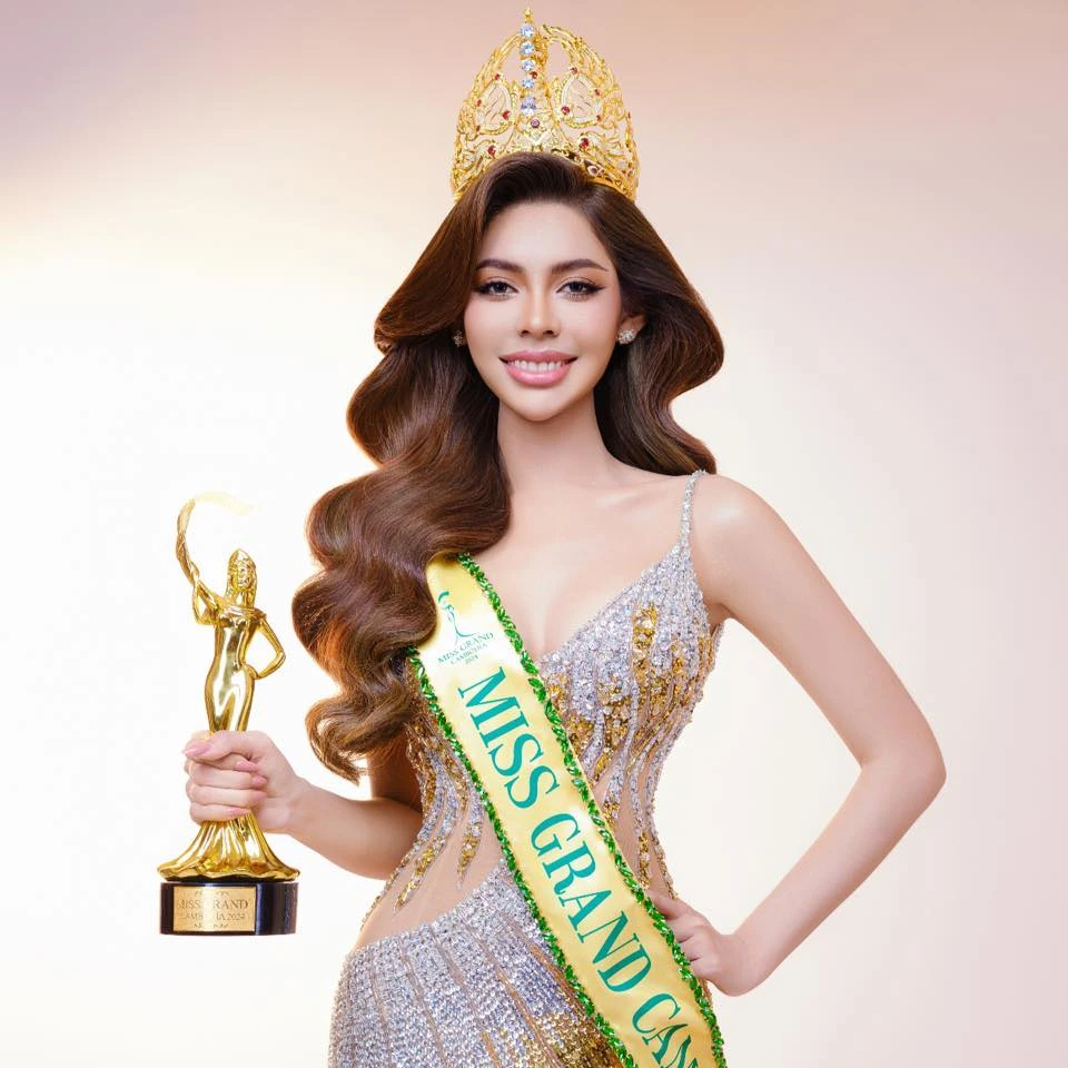 Miss Grand Thailand về nước khóc tố ở Campuchia bị BTC cho ăn hột vịt lộn có con - Hình 7
