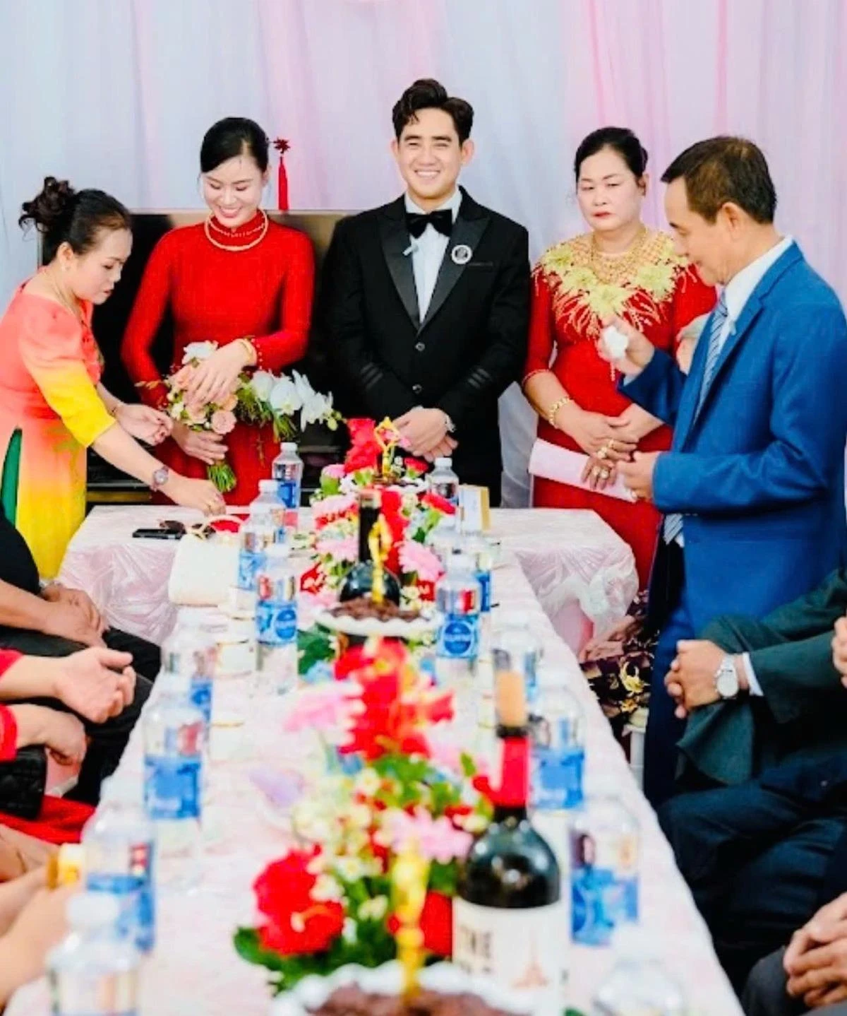 Vợ cũ Vân Quang Long tái hôn sau 4 năm chồng mất, chú rể là 1 nam ca sĩ Vbiz - Hình 2