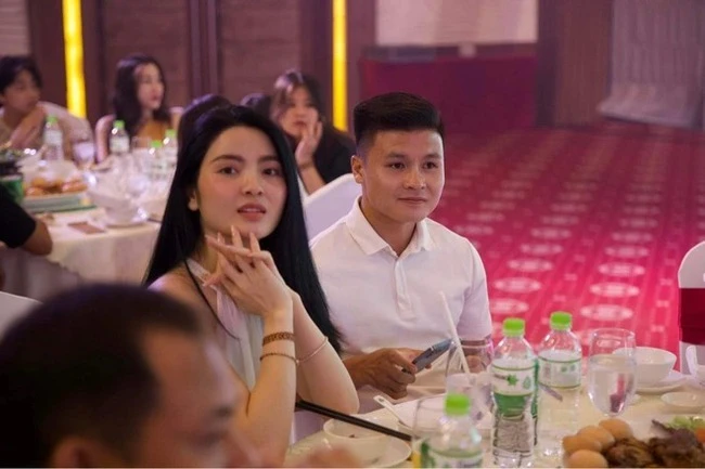 Chu Thanh Huyền bị chị dâu bế lên sóng, phong cách làm dâu thôn quê bất ngờ? - Hình 7
