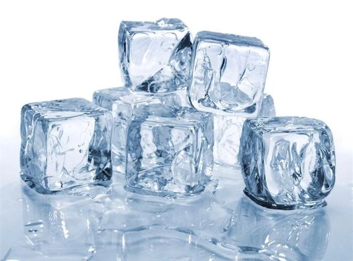 8 mẹo vặt cực hay ho từ nước đá không phải ai cũng biết - Hình 1
