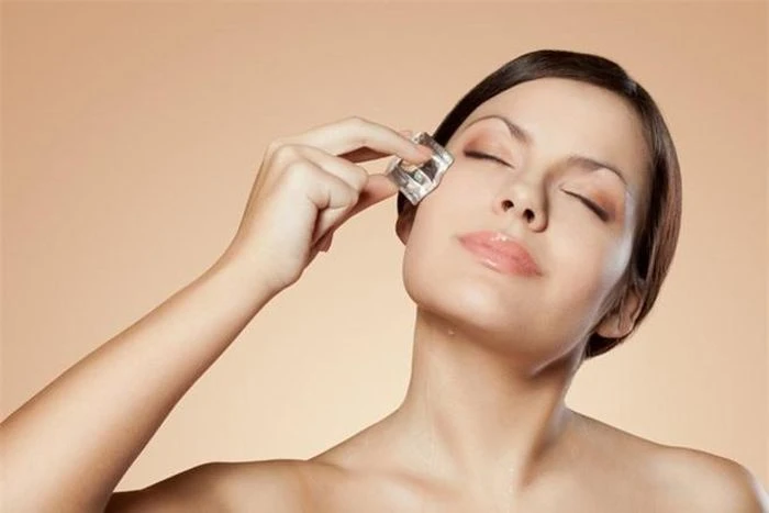8 mẹo vặt cực hay ho từ nước đá không phải ai cũng biết - Hình 2