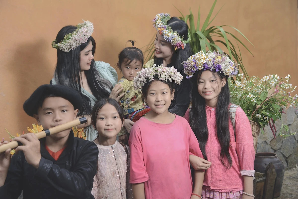 Hoa hậu Nông Thúy Hằng bất ngờ xuất hiện trong MV sau thời gian im ắng - Hình 1