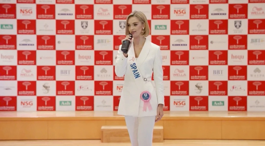 Miss International bị chê như ao làng: Sân khấu sơ sài kém sang, người đẹp Việt Nam ra sao? - Hình 4