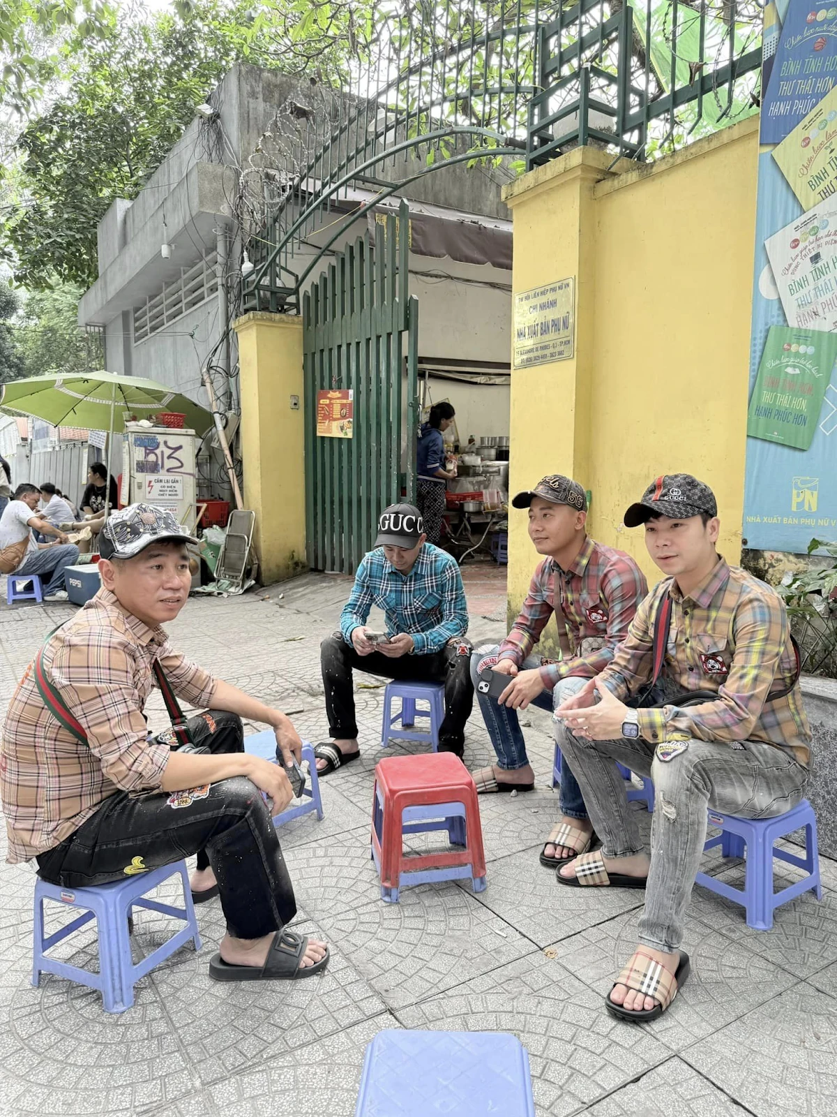 Quang Linh làm điều sốc, team không cản còn hùa theo, Nhật Lệ phán câu xanh rờn - Hình 1