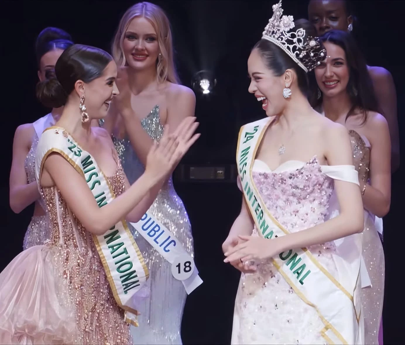 HOT: Thanh Thủy đăng quang Hoa hậu Quốc tế 2024, làm nên lịch sử nhan sắc Việt - Hình 4