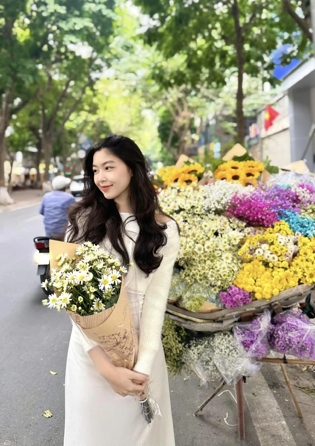 Lọ Lem lộ ảnh cấp 3, có gì khiến CĐM đổ gục, thốt 3 chữ bạch nguyệt quang? - Hình 8