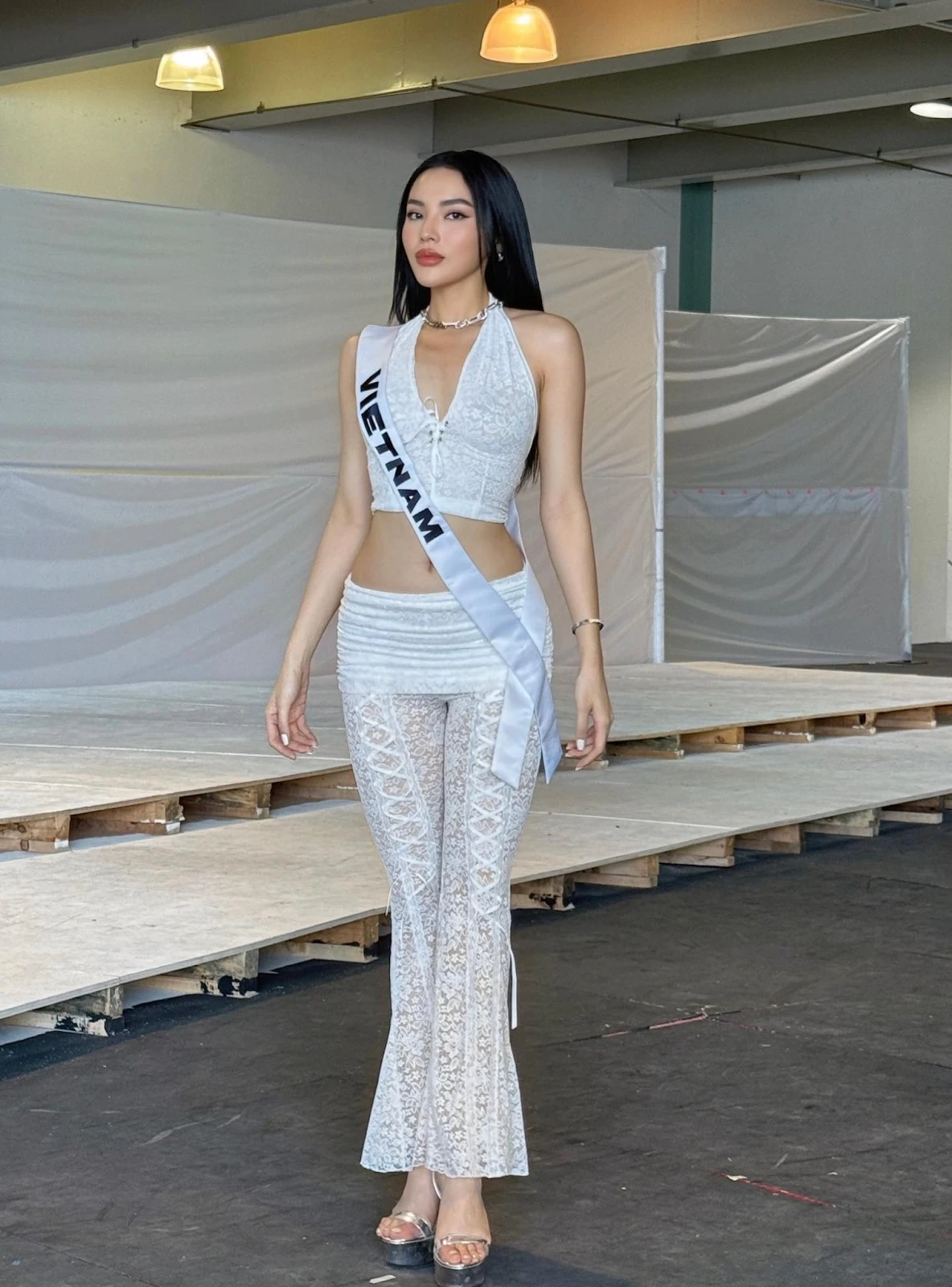 Miss Universe 2024: Kỳ Duyên mất hút khỏi top 30 trước bán kết, fan lo out top - Hình 8