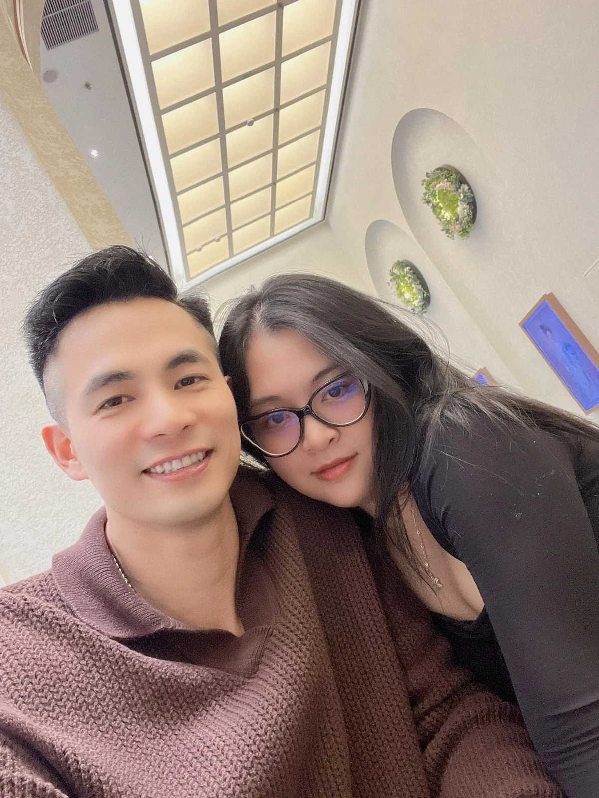 Mạnh Cường vai Dũng kính trong Độc đạo, gu phản diện, có vợ cực bén? - Hình 12