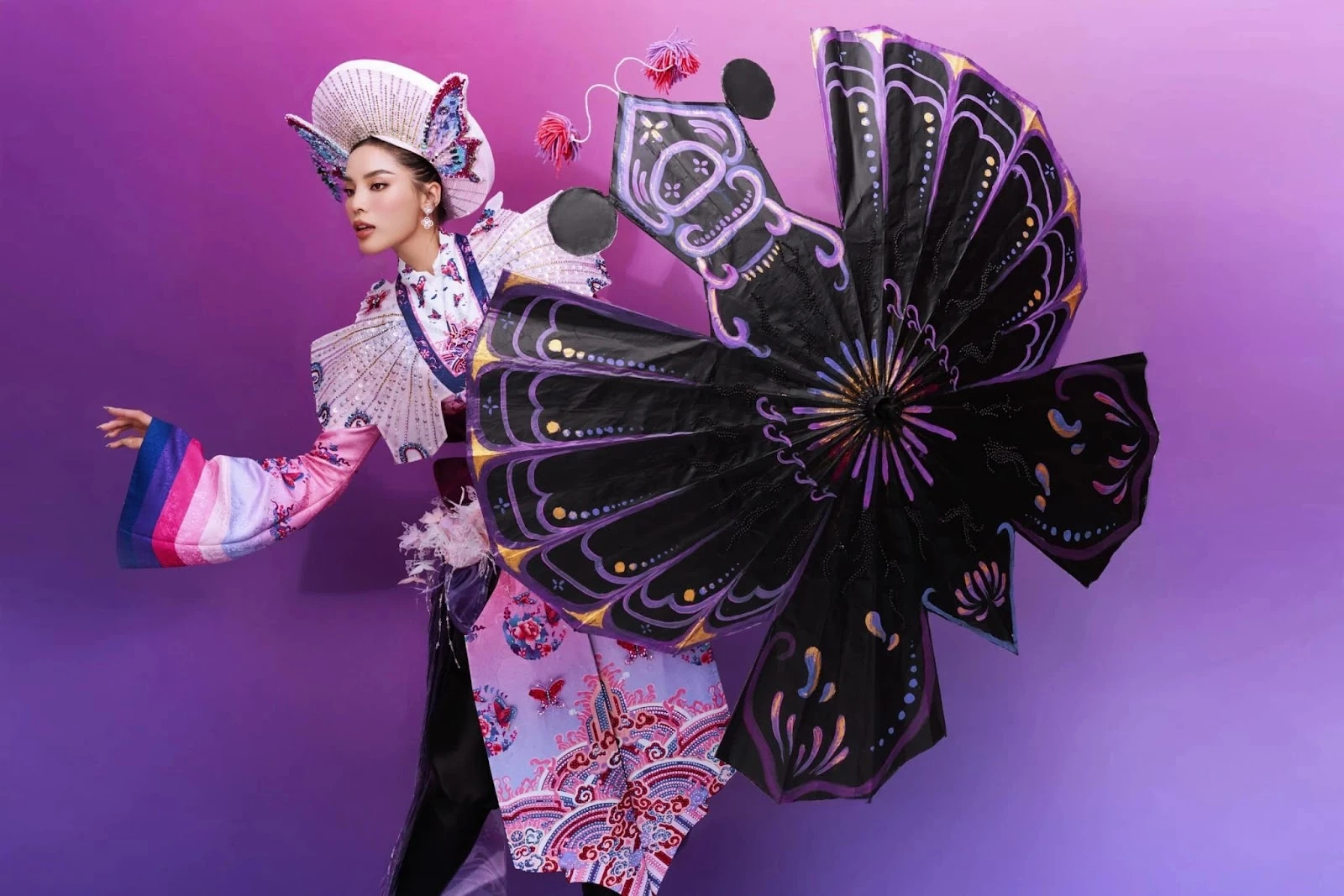 Miss Universe 2024: Kỳ Duyên công khai danh tính thủ phạm lấy National Costume - Hình 3