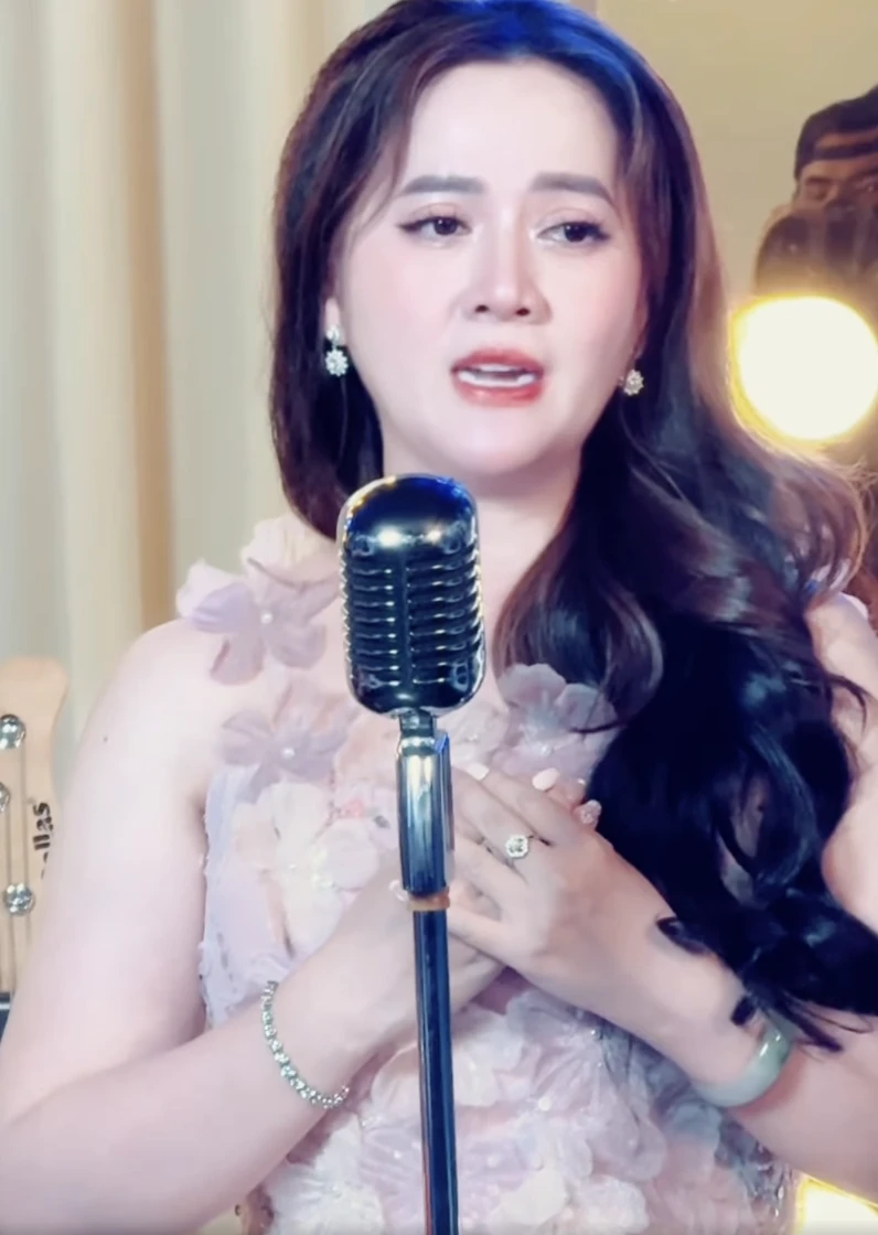 Con gái Vũ Linh - Hồng Loan báo tin tang sự, Bình Tinh và loạt nghệ sĩ động viên - Hình 2