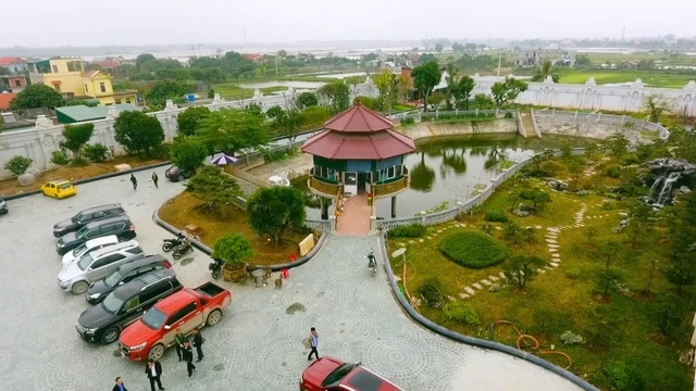 Đám cưới lâu đài Thành Thắng bất ngờ hot lại: Hoa tươi hết 15 tỷ, menu choáng - Hình 7