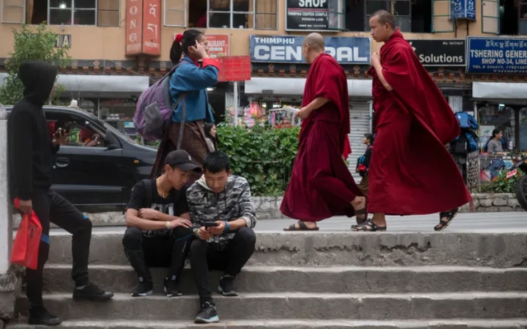 Quốc gia hạnh phúc nhất Bhutan: trên bờ tan vỡ, đây mới là đời sống thật? - Hình 3