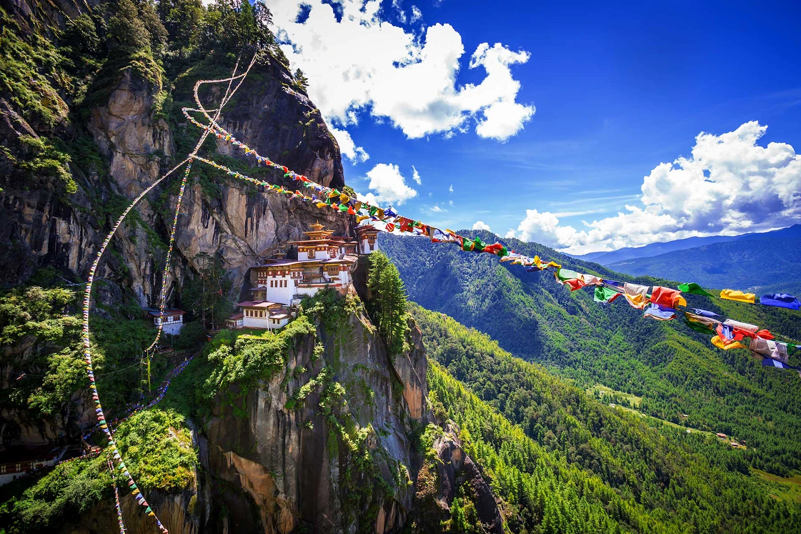 Quốc gia hạnh phúc nhất Bhutan: trên bờ tan vỡ, đây mới là đời sống thật? - Hình 2