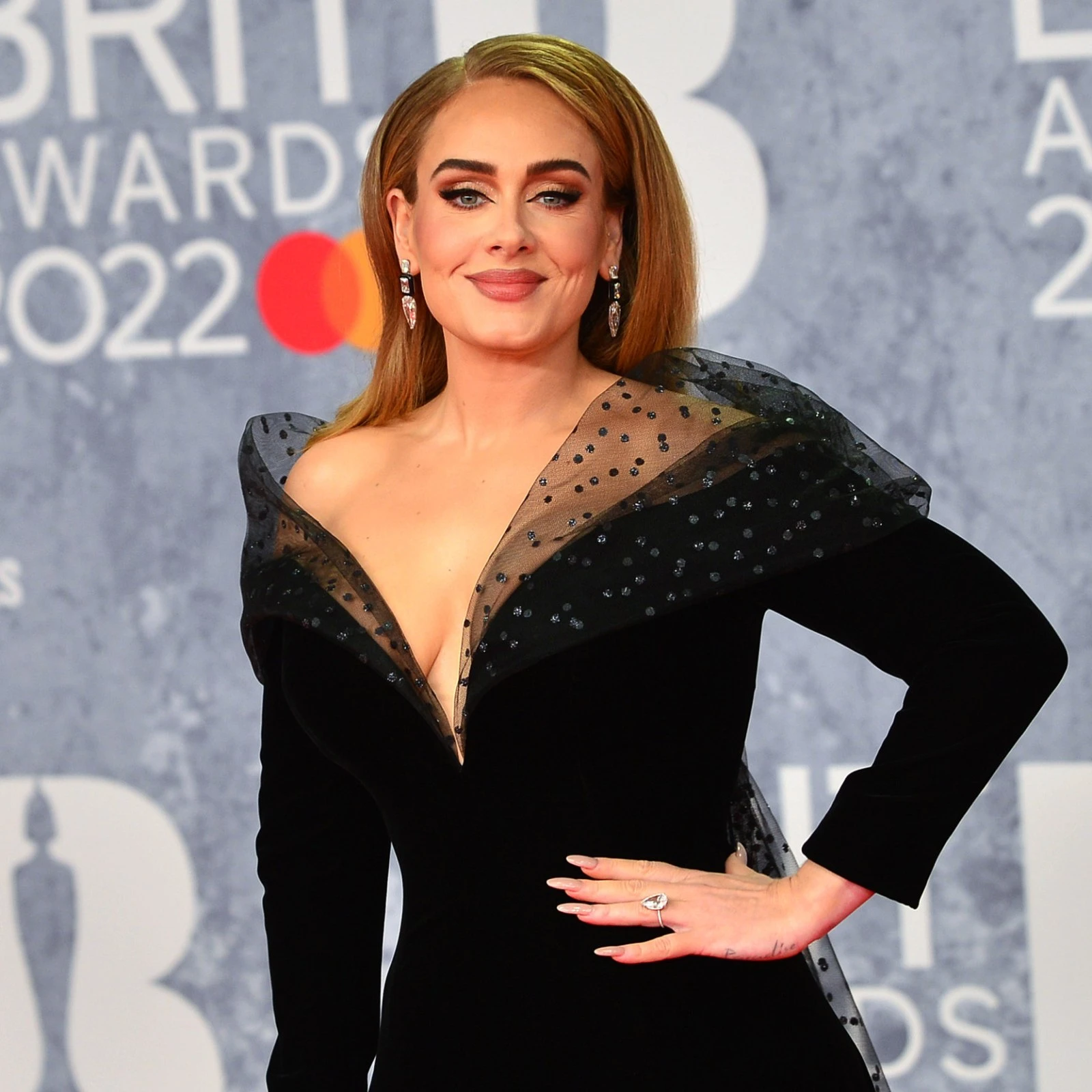 Adele gặp nghịch cảnh như Celine Dion, cắt 1 bộ phận trên cơ thể, fan sửng sốt? - Hình 5