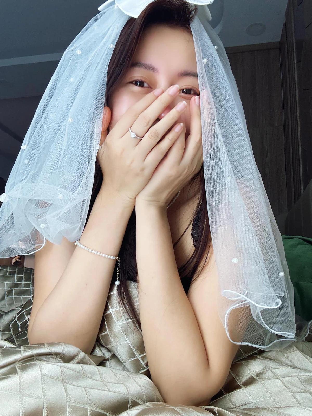 Việt Phương Thoa được cầu hôn ở nơi không ai ngờ, clip độc lạ đạt triệu lượt xem - Hình 3