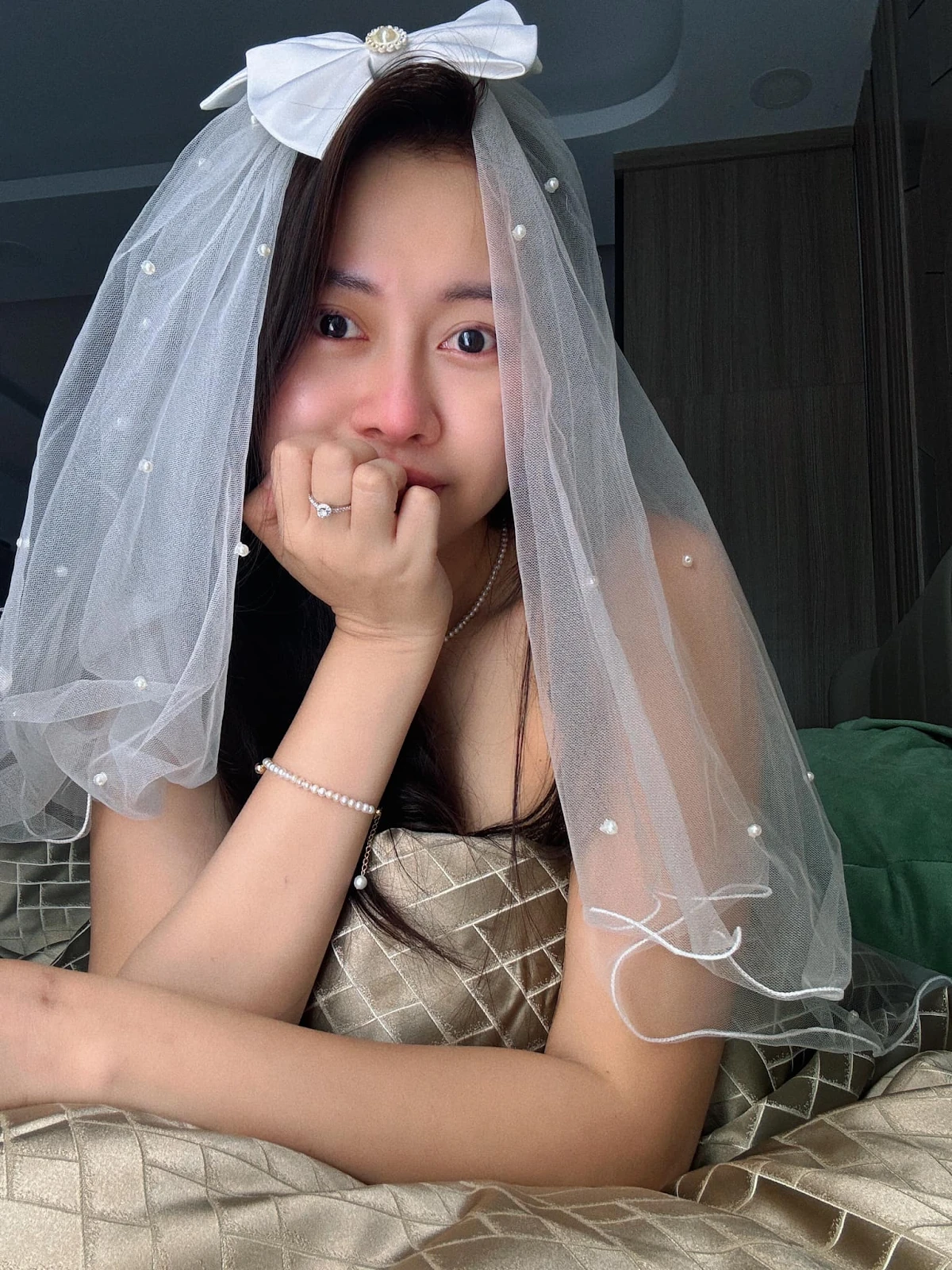 Việt Phương Thoa được cầu hôn ở nơi không ai ngờ, clip độc lạ đạt triệu lượt xem - Hình 2