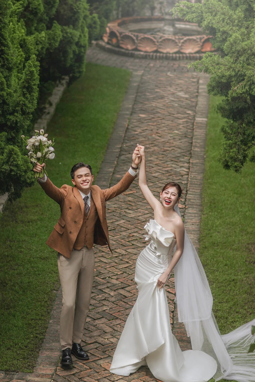 Việt Phương Thoa được cầu hôn ở nơi không ai ngờ, clip độc lạ đạt triệu lượt xem - Hình 5