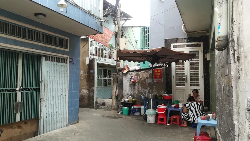 Hẻm Năm Cam khó sống ở Sài Gòn, hôn phối dễ toang, thực tế ố dề? - Hình 8