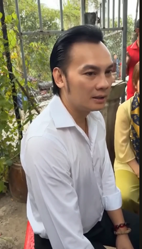 Kim Tiểu Long tuyên bố sốc trước bàn thờ, Tiểu Ly mất 5 ngày vẫn làm điều này - Hình 2