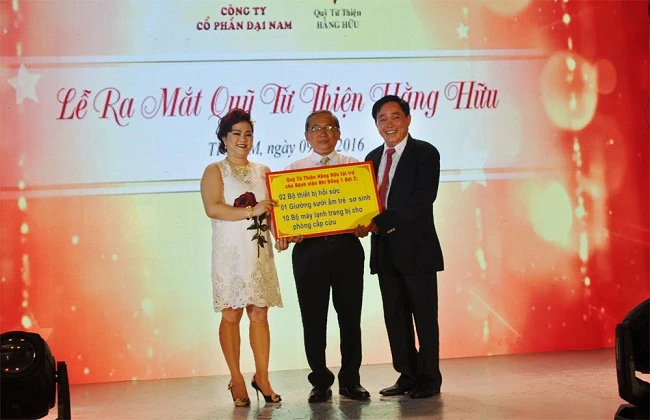 Bà Phương Hằng thái độ lạ khi Đàm Vĩnh Hưng gặp nạn ở Mỹ, kiện tụng Bích Tuyền - Hình 7