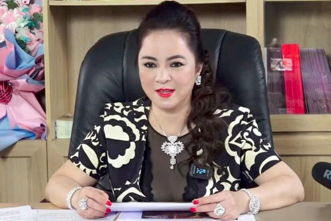 Bà Phương Hằng thái độ lạ khi Đàm Vĩnh Hưng gặp nạn ở Mỹ, kiện tụng Bích Tuyền - Hình 3