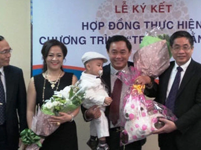 Bà Phương Hằng thái độ lạ khi Đàm Vĩnh Hưng gặp nạn ở Mỹ, kiện tụng Bích Tuyền - Hình 6