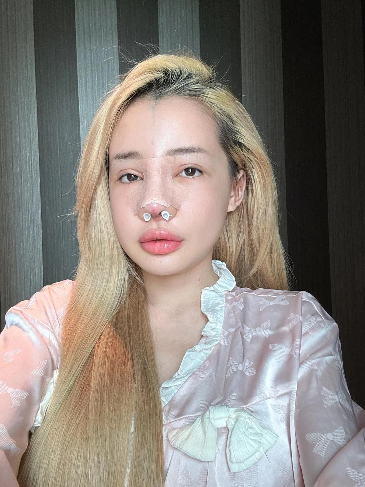 Em gái Ngân 98 dao kéo rục rịch thi Hoa hậu, phán sốc về nhan sắc chị gái - Hình 7