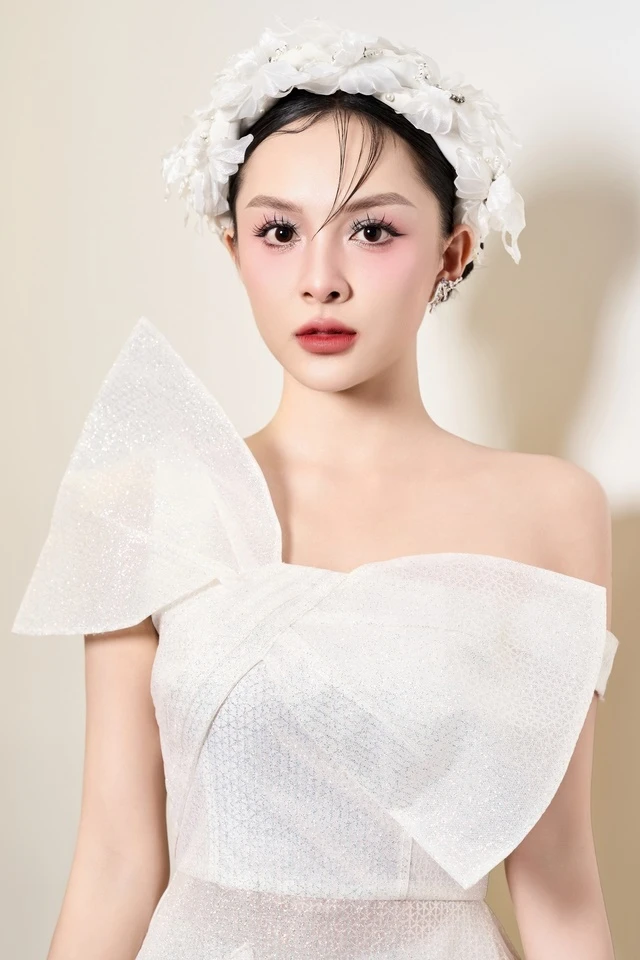 Tram Bui: From photo model to villain co-starring in Thuy Tiens movie, extremely beautiful in real life - Photo 3