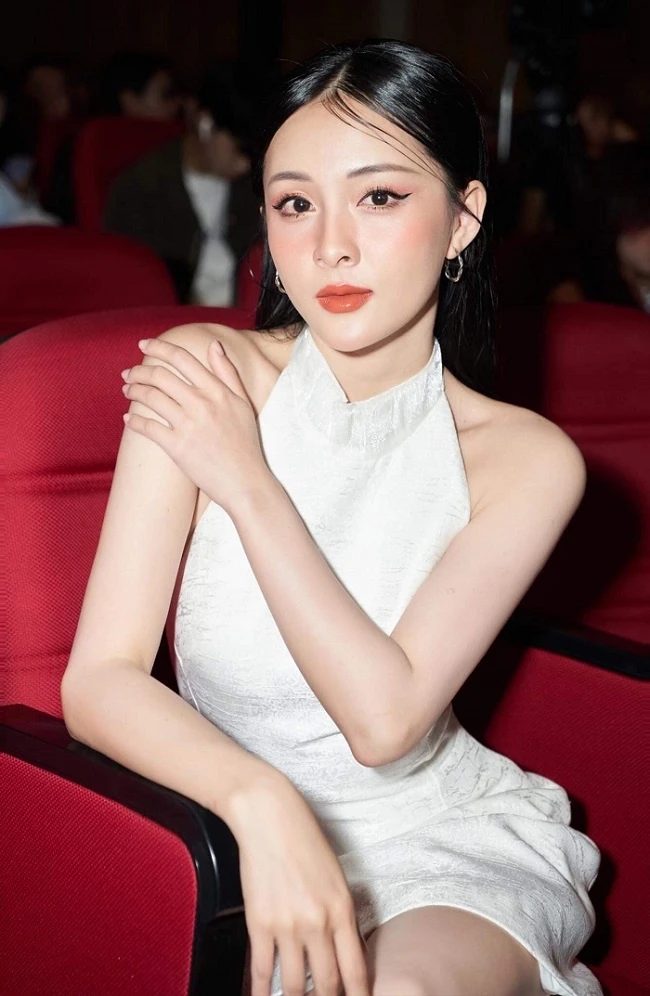 Tram Bui: From photo model to villain co-starring in Thuy Tiens movie, extremely beautiful in real life - Photo 5