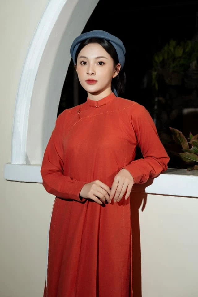 Tram Bui: From photo model to villain co-starring in Thuy Tiens movie, extremely beautiful in real life - Photo 1