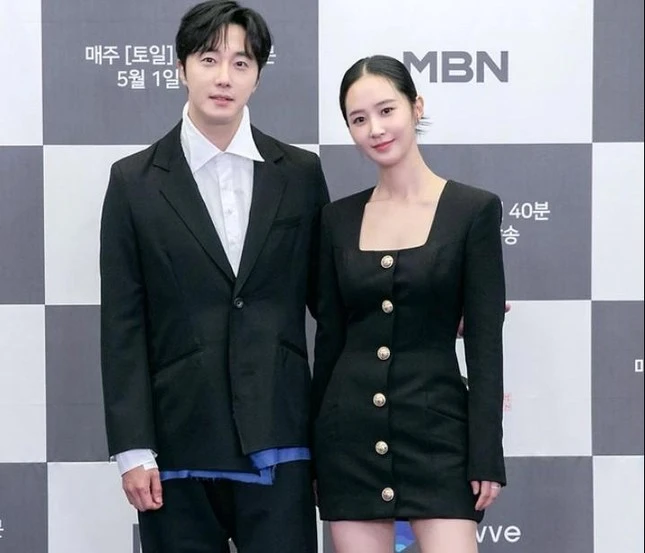 Kwon Yu Ri ngọc trai đen Girls Generation, 5 phim thảm họa đến bùng nổ rating - Hình 6