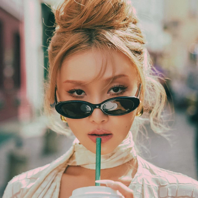 Hwasa em út nhà MAMAMOO, đắc tội fan Việt vì ném nón lá làm màu là ai? - Hình 6
