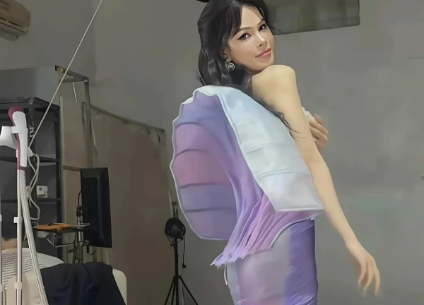 Alex Dương bị dụ bán hoa, giờ chuyển giới đổi tên, nhan sắc khiến CĐM bàn tán - Hình 4