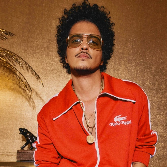Bruno Mars được fan đẩy thuyền cùng Rosé, dân tình vội điều tra lý lịch - Hình 7