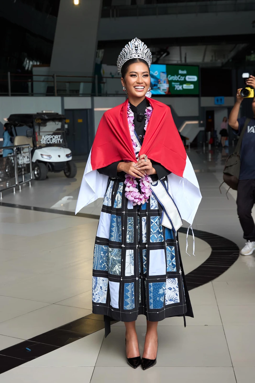 Ketut Permata Juliastrid: Mỹ nhân Indonesia đăng quang Miss Cosmo tại Việt Nam - Hình 9