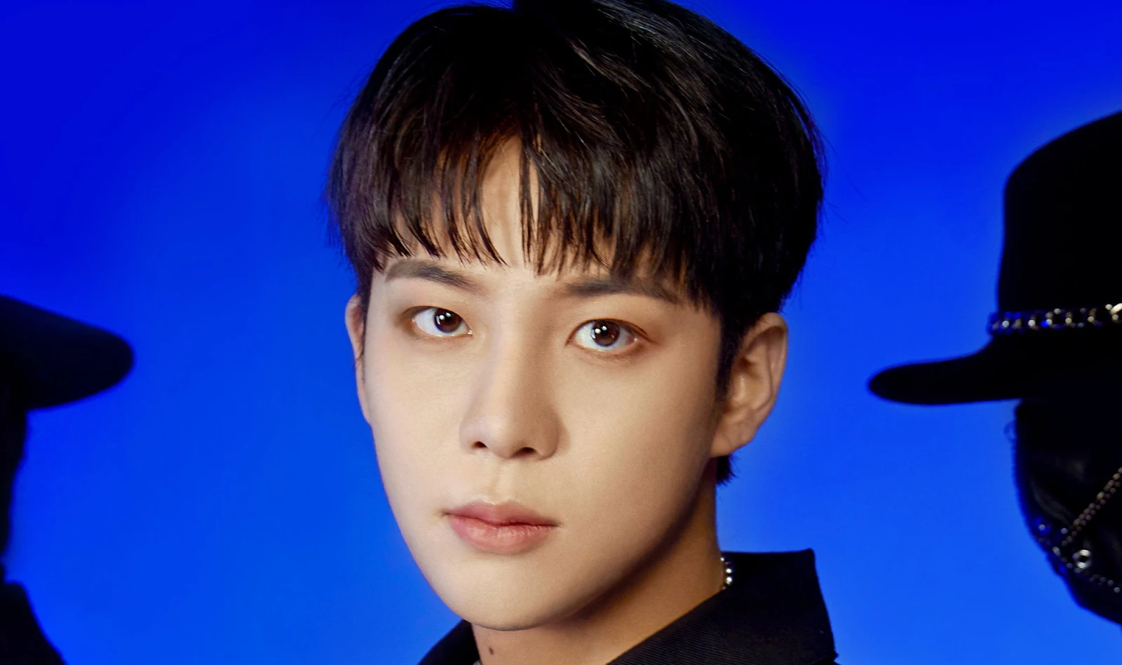 Jongho hậu bối 2k khiến TWICE ngỡ ngàng, bị kẻ lạ mặt theo dõi, là ai? - Hình 7
