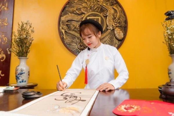 Thủy Tiên: Tiktoker Vẽ Kể Chuyện hơn 1 triệu follow, xây kênh bằng lòng yêu nước - Hình 3