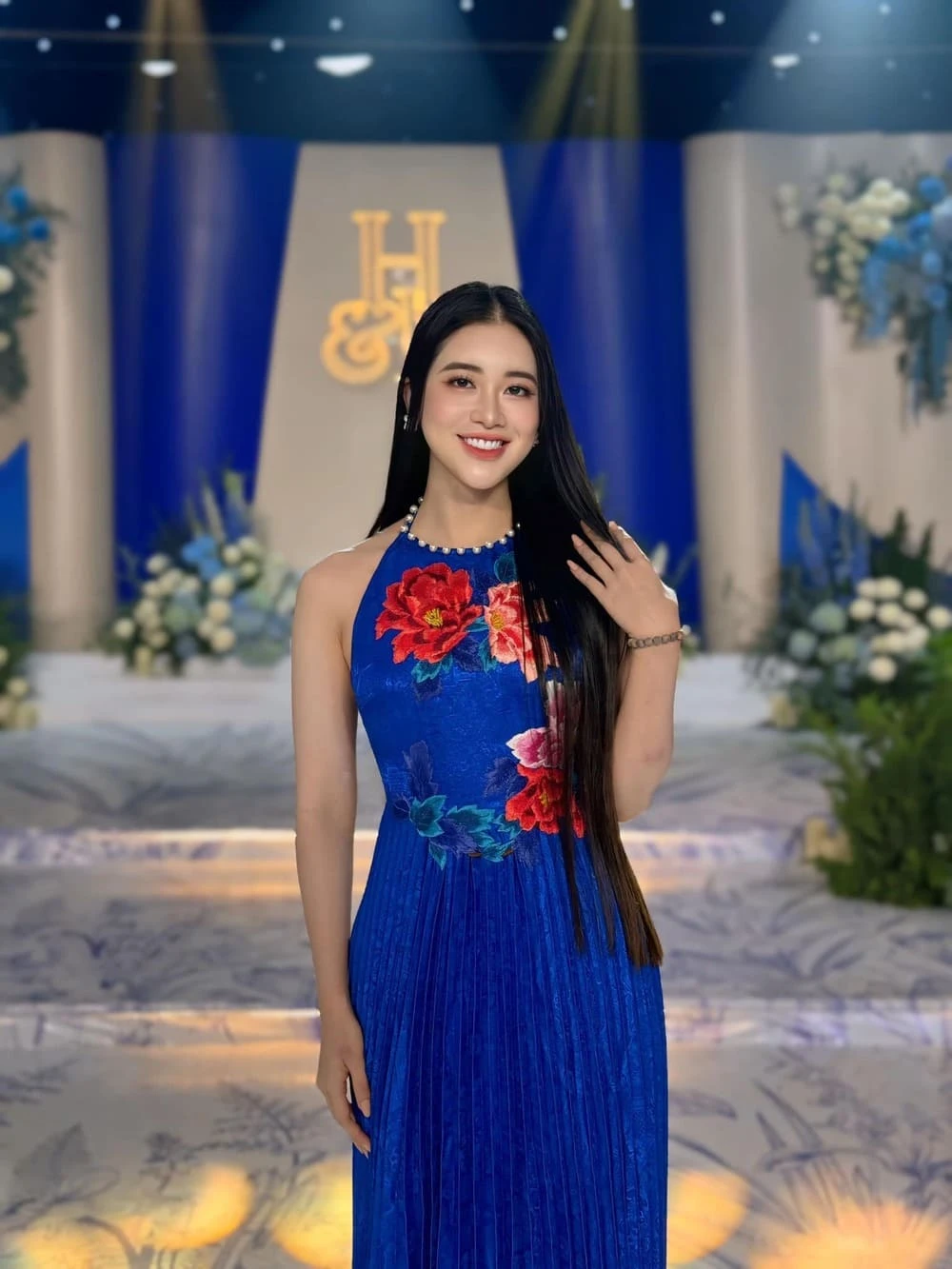 Vũ Quỳnh Trang: Hoa hậu vỉa hè bất ngờ đeo sash Vietnam dự thi Hoa hậu Du lịch - Hình 4