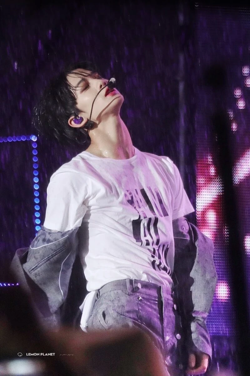 Bae Jin Young cựu thành viên Wanna One, Rosé ghen tỵ khi nghe giọng thật? - Hình 9