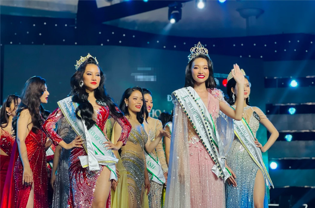 Phạm Kim Ngân: Hoa hậu Hoàn cầu VN đăng quang tranh cãi, bị đồn ngậm thìa vàng - Hình 2